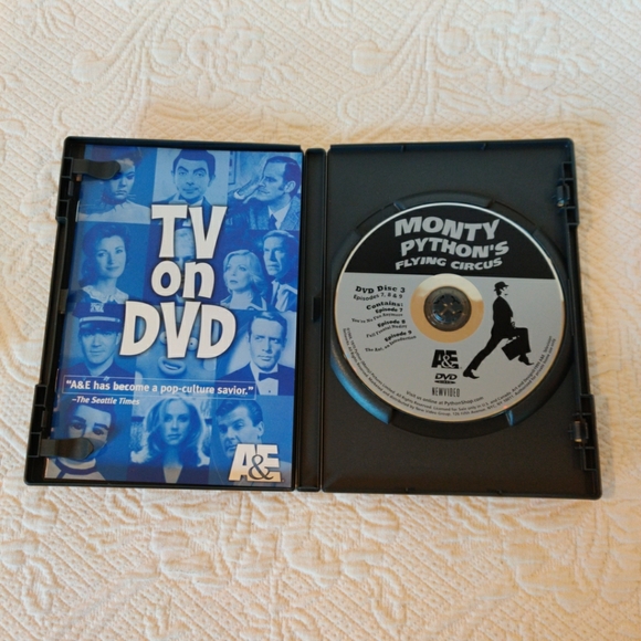 A&E Mighty Python Flying Circus - Picture 4 of 8